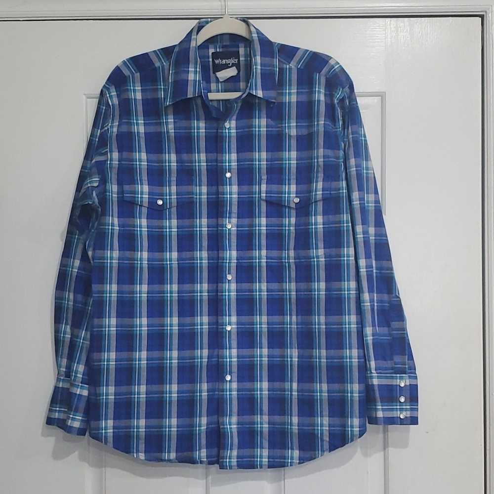 WRANGLER shirt with pearl snaps size Large